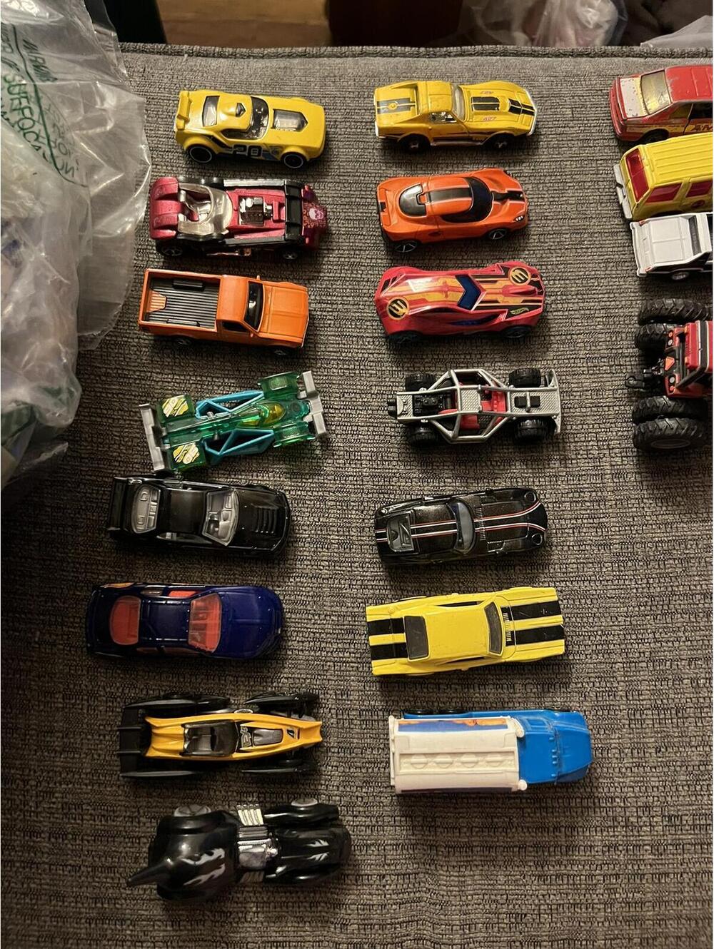 Lot of Assorted Hot Wheels Die-Cast Toy Cars